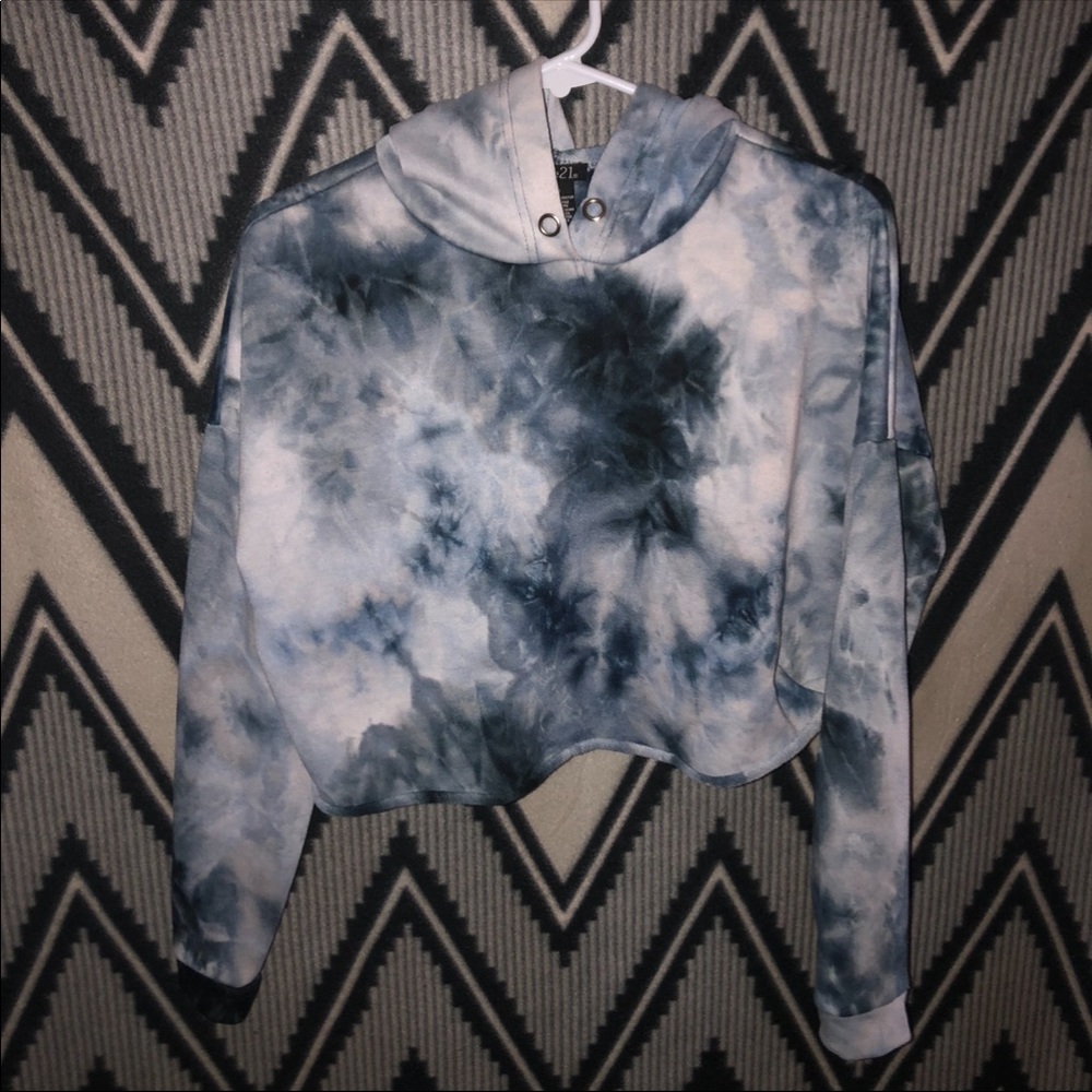 rue 21 blue tie dye cropped hoodie